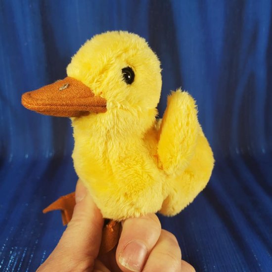Mini Duckling Finger Puppet from Folkmanis - Click Image to Close