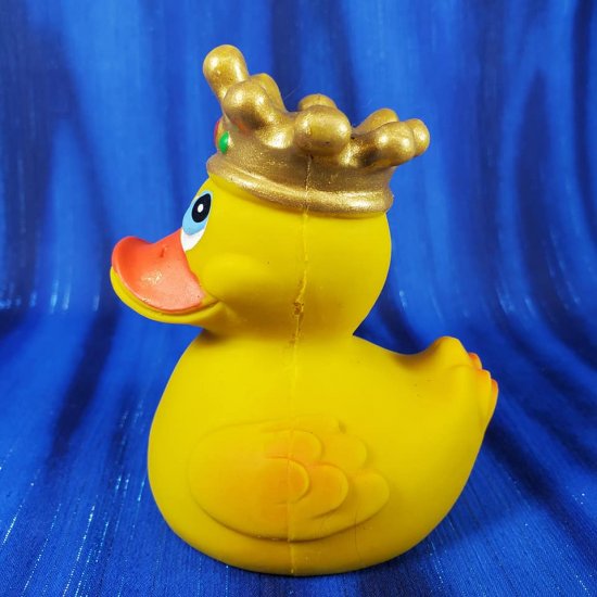 King Rubber Duck - Click Image to Close